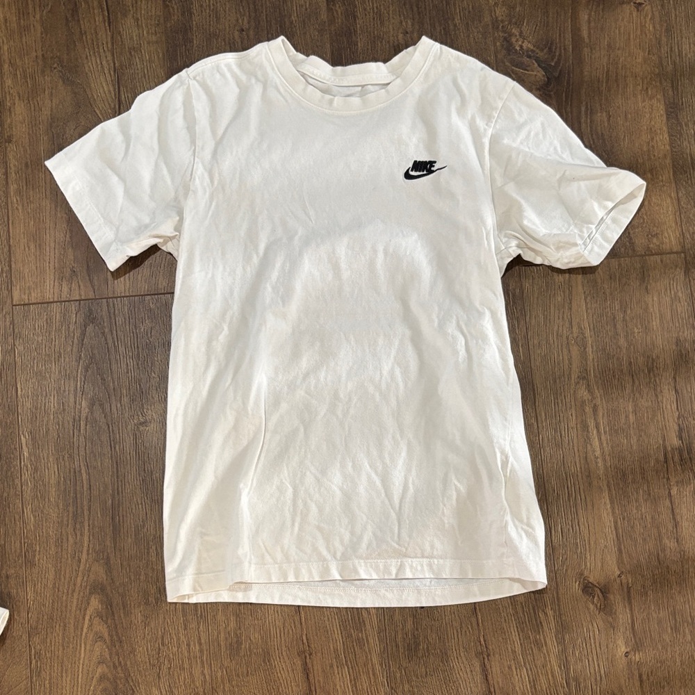 Nike White Tee Men’s Size Small